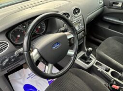 
										Ford Focus Sedan Ghia 1.6i 115 C.V. full									