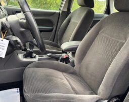 
										Ford Focus Sedan Ghia 1.6i 115 C.V. full									
