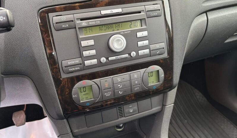 
								Ford Focus Sedan Ghia 1.6i 115 C.V. full									
