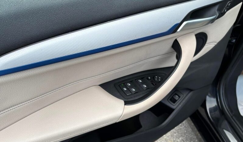 
								BMW X1 Pack M sDrive 18DA full									