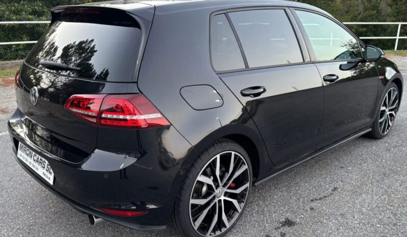 
								Volkswagen Golf GTI VII Performance 2.0 TSI 230 C.V. DSG. full									