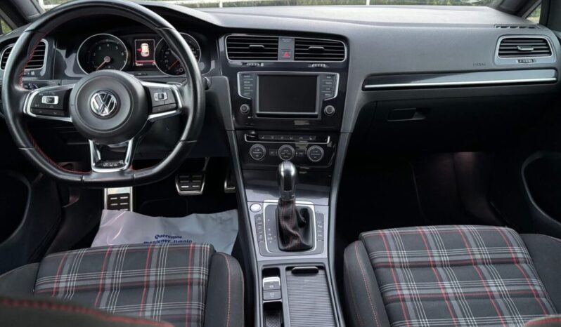 
								Volkswagen Golf GTI VII Performance 2.0 TSI 230 C.V. DSG. full									