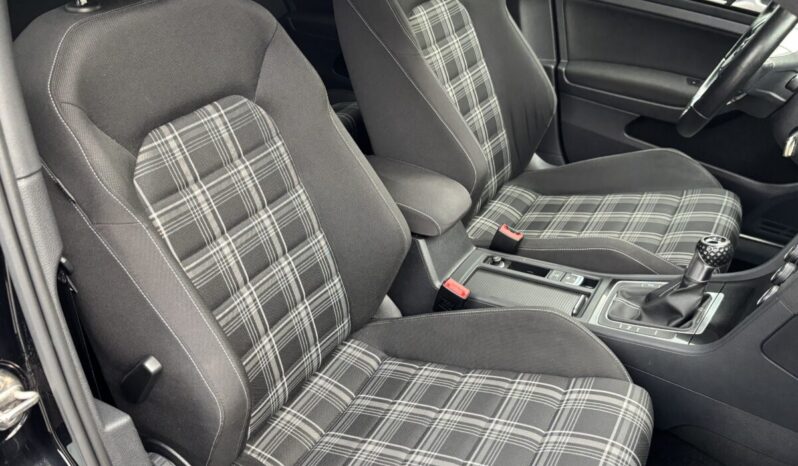 
								Volkswagen Golf VII GTD 2.0 TDI 184 C.V. full									
