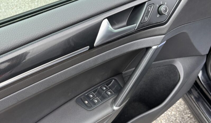 
								Volkswagen Golf VII R 2.0 TSI 300 C.V. 4 Motion. full									
