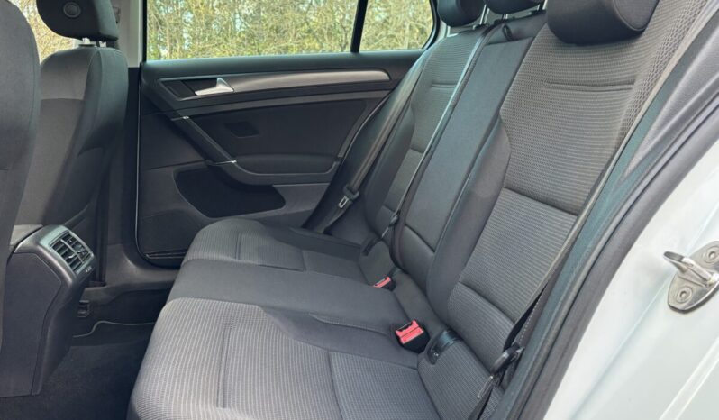 
								Volkswagen Golf 7.5 Advance 1.6 TDI 116 C.V. full									