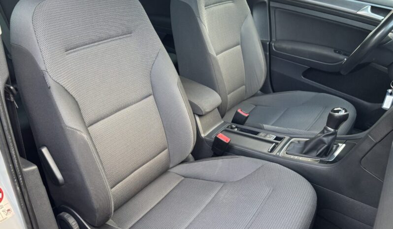 
								Volkswagen Golf 7.5 Advance 1.6 TDI 116 C.V. full									