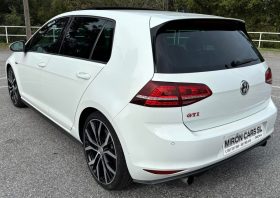 Volkswagen Golf GTI VII Performance 2.0 TSI 230 C.V. DSG.