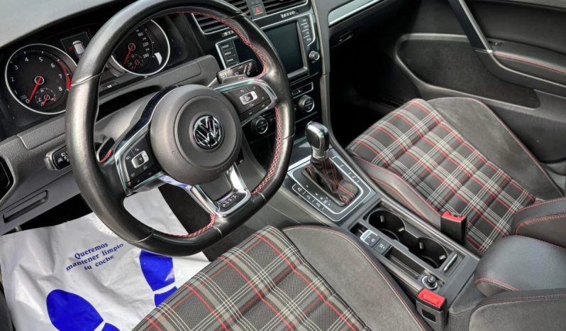 
								Volkswagen Golf GTI VII Performance 2.0 TSI 230 C.V. DSG. full									
