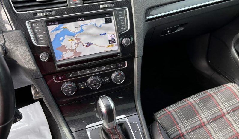 
								Volkswagen Golf GTI VII Performance 2.0 TSI 230 C.V. DSG. full									