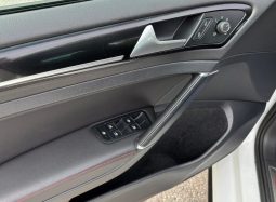 
										Volkswagen Golf GTI VII Performance 2.0 TSI 230 C.V. DSG. full									