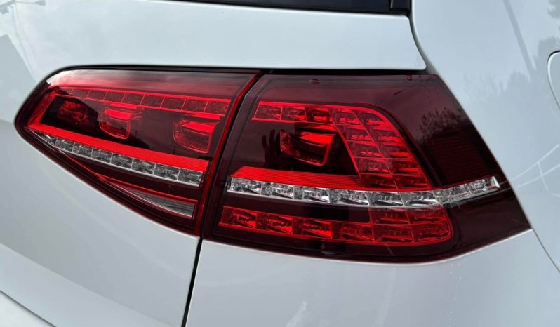 
								Volkswagen Golf GTI VII Performance 2.0 TSI 230 C.V. DSG. full									