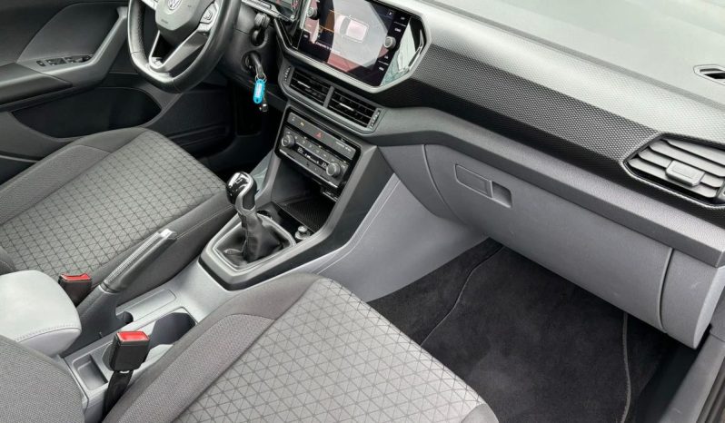 
								Volkswagen T-Cross Advance 1.0 TSI 95 C.V. full									