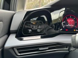 
										Volkswagen Golf 8 Life 2.0 TDI 115 C.V. full									