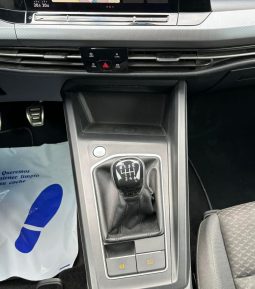 
										Volkswagen Golf 8 Life 2.0 TDI 115 C.V. full									