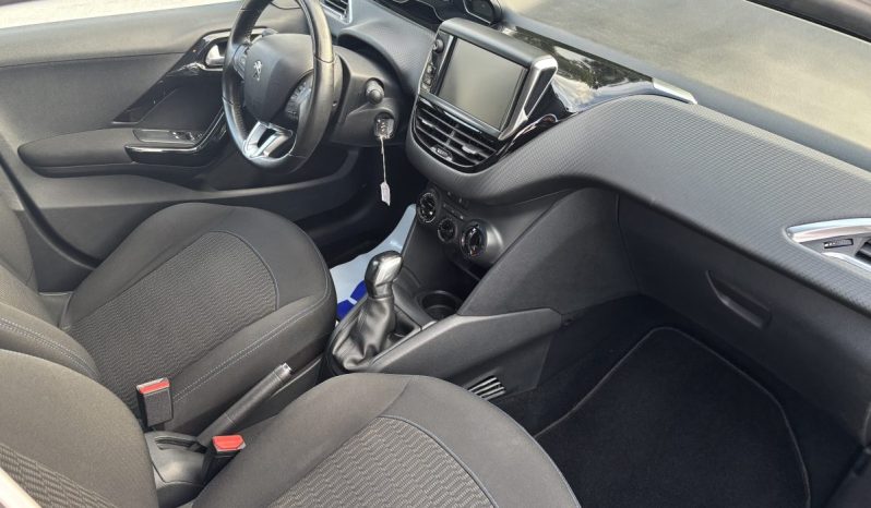 
								Peugeot 208 Style 1.6 BlueHDI 75 C.V. full									