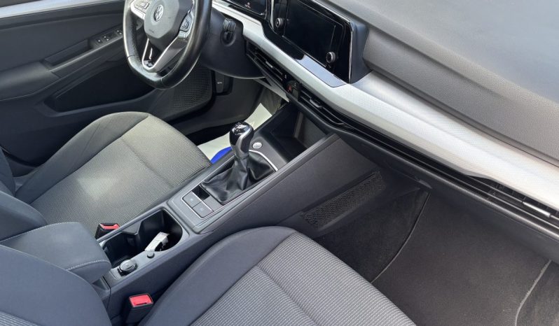 
								Volkswagen Golf 8 Advance 2.0 TDI 115 C.V. full									