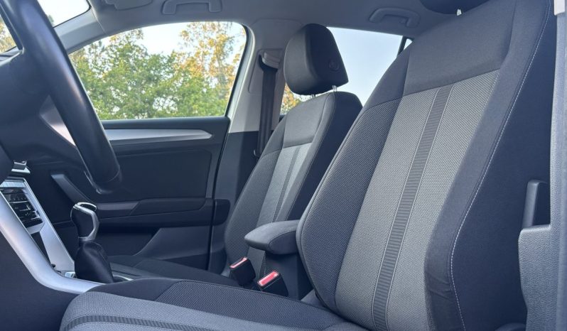 
								Volkswagen T-Roc Life 2.0 TDI 115 C.V. full									
