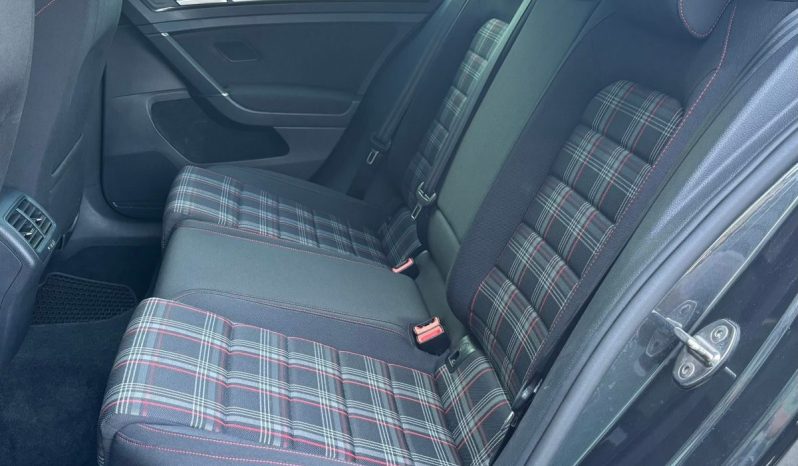 
								Volkswagen Golf GTI VII Performance 2.0 TSI 230 C.V. DSG. full									