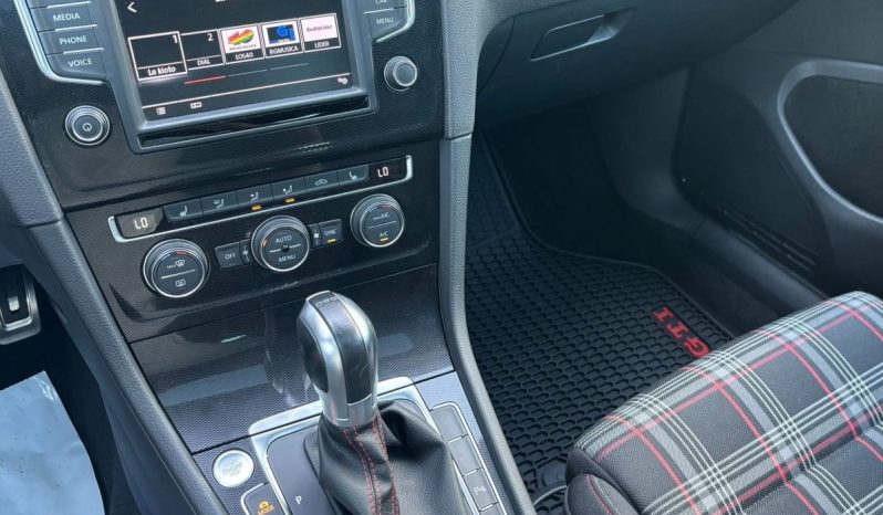 
								Volkswagen Golf GTI VII Performance 2.0 TSI 230 C.V. DSG. full									