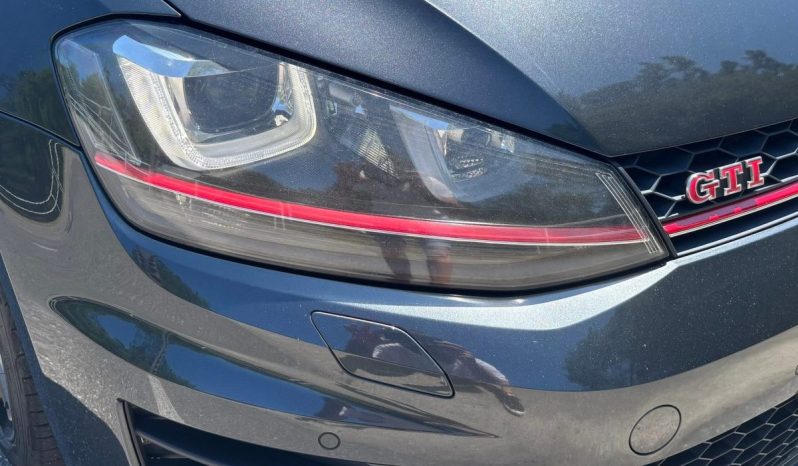 
								Volkswagen Golf GTI VII Performance 2.0 TSI 230 C.V. DSG. full									