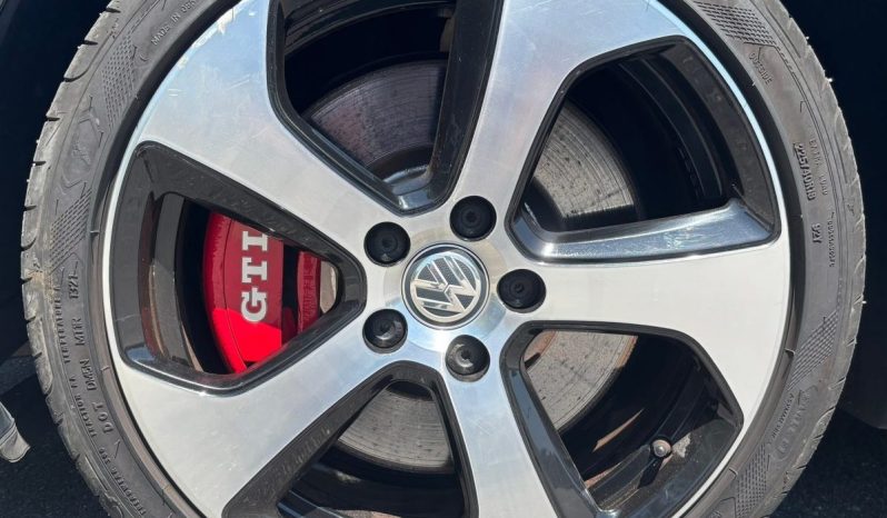 
								Volkswagen Golf GTI VII Performance 2.0 TSI 230 C.V. DSG. full									