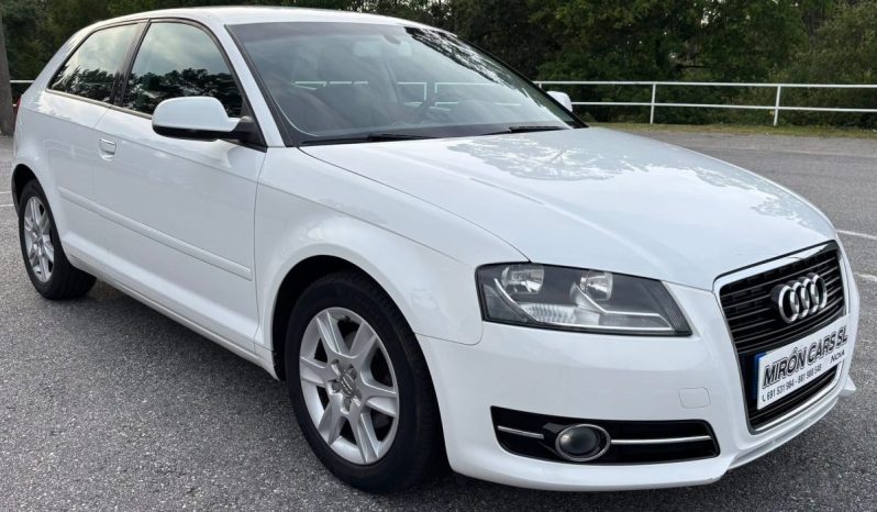 
								Audi A3 Advanced 1.6 TDI 105 C.V. full									