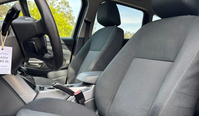 
								Ford C-Max Trend 1.6 TDCI 115 C.V. full									