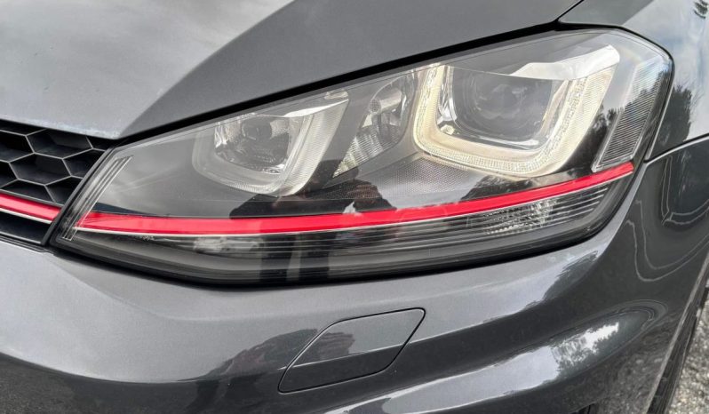 
								Volkswagen Golf GTI VII Performance 2.0 TSI 230 C.V. DSG. full									