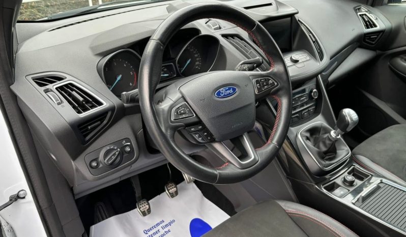 
								Ford Kuga ST-Line 2.0 TDCI 150 C.V. full									