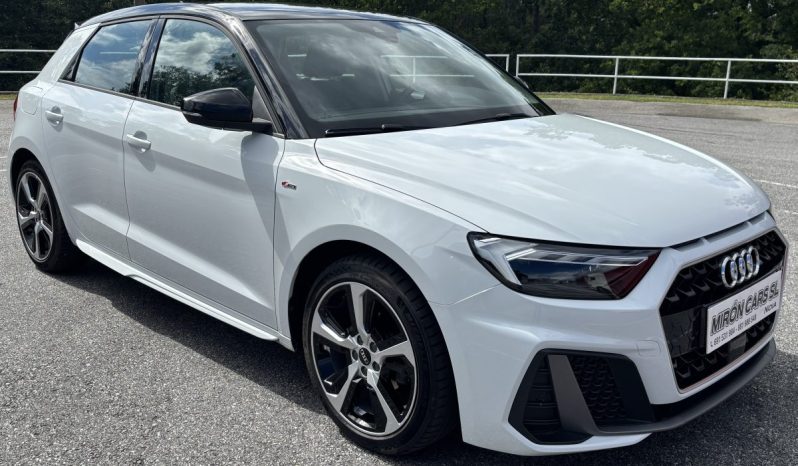 
								Audi A1 Sportback Adrenalin 25 TFSI 95 C.V. full									
