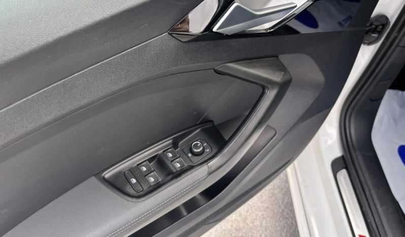 
								Audi A1 Sportback Adrenalin 25 TFSI 95 C.V. full									