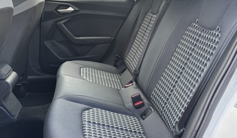 
								Audi A1 Sportback Adrenalin 25 TFSI 95 C.V. full									
