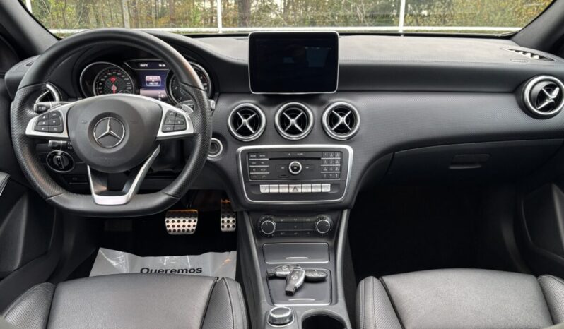 
								Mercedes-Benz A220D AMG 7G-DCT full									