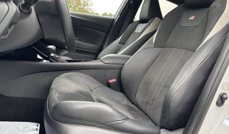 
								Toyota C-HR 2.0 180H GR Sport full									