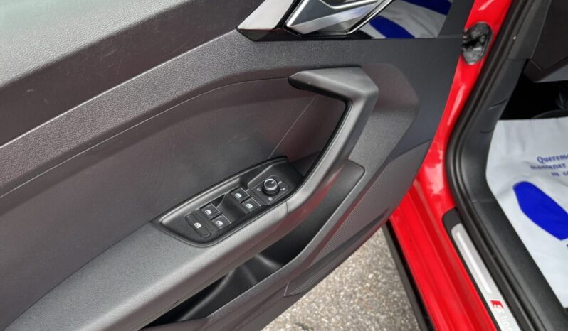 
								Audi A1 Sportback S-Line 30 TFSI 116 C.V. full									