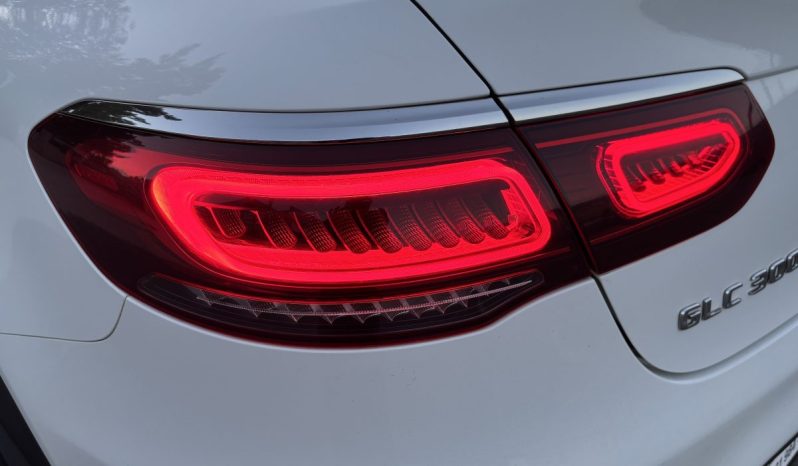 
								Mercedes-Benz GLC Coupe 300D 4Matic Pack AMG full									