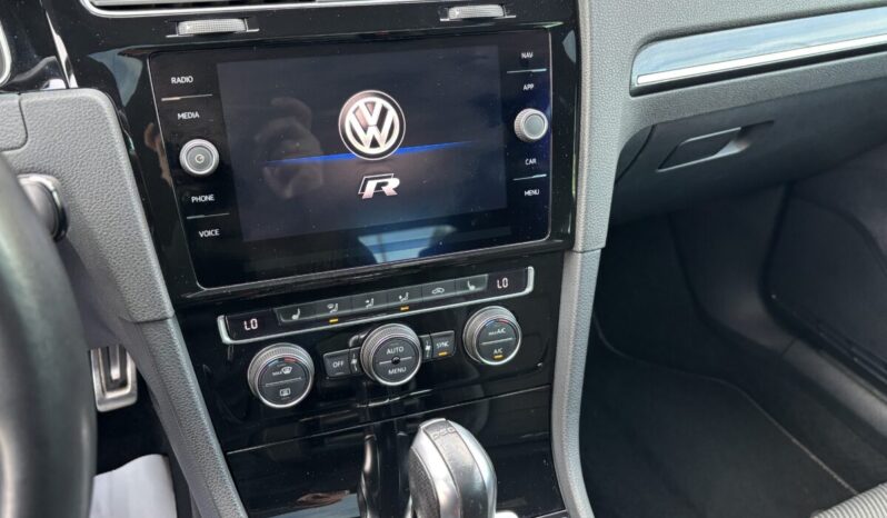 
								Volkswagen Golf 7.5 R 2.0 TSI 310 C.V. 4 Motion. DSG. full									