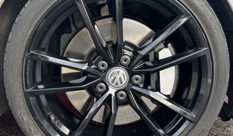 
								Volkswagen Golf 7.5 R 2.0 TSI 310 C.V. 4 Motion. DSG. full									